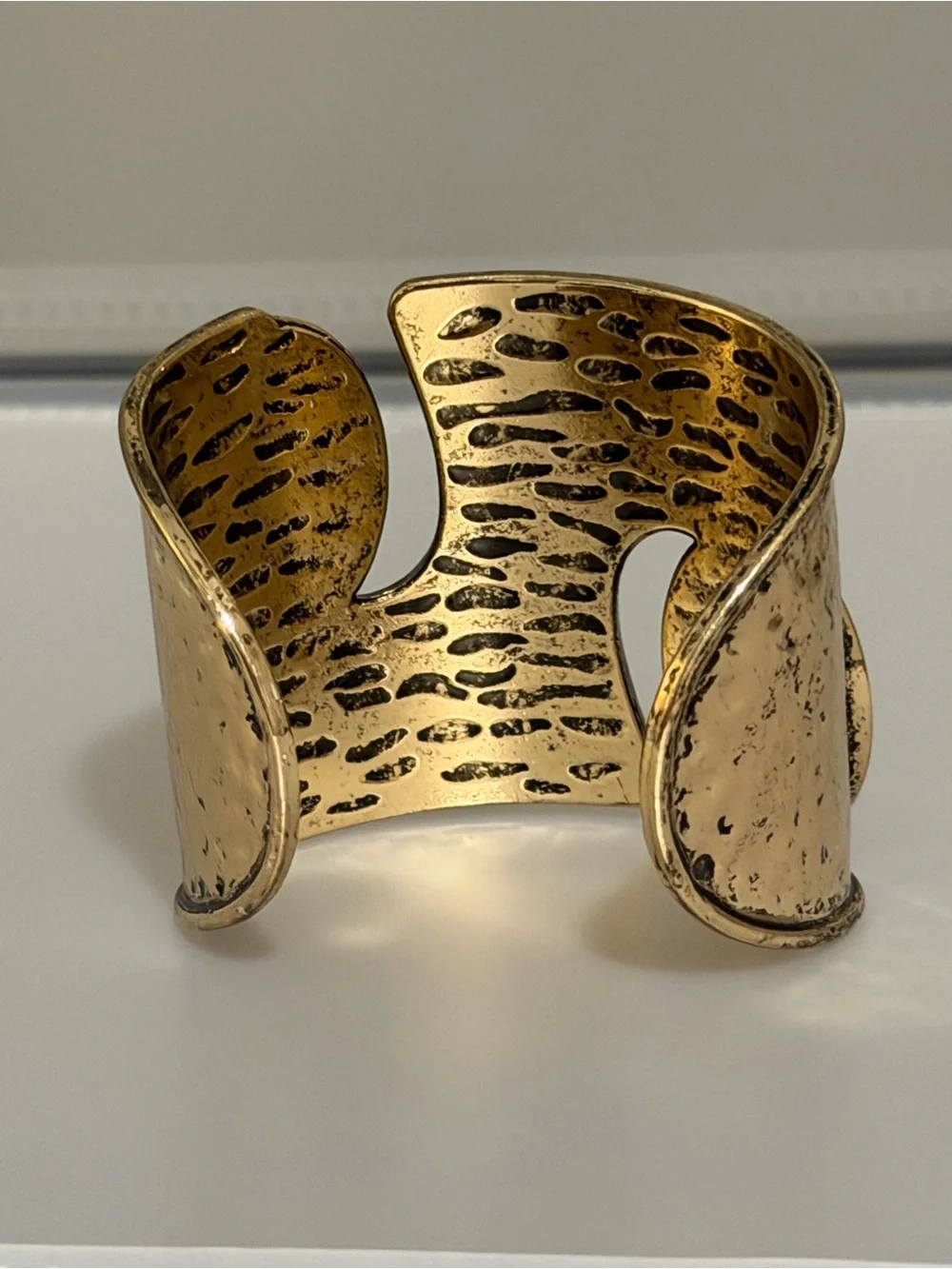 N/A elegant gold